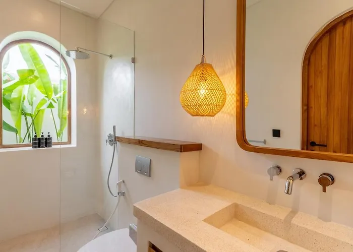 Cavallaro - Stunning 3br With Pool Villa *
