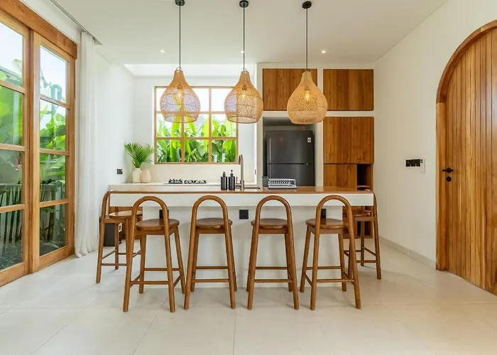 Cavallaro - Stunning 3br With Pool Villa