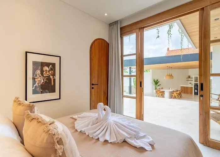 Cavallaro - Stunning 3br With Pool Villa