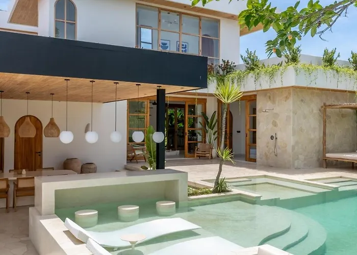 Cavallaro - Stunning 3br With Pool Villa *